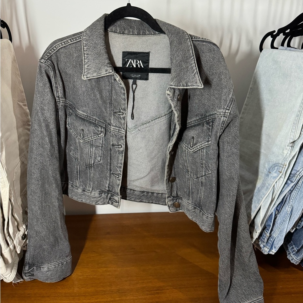 Zara lightweight cropped denim jacket